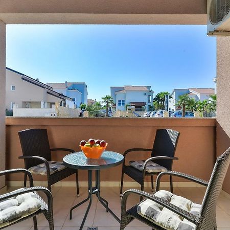 Apartments Dakovic Пакоштане Экстерьер фото