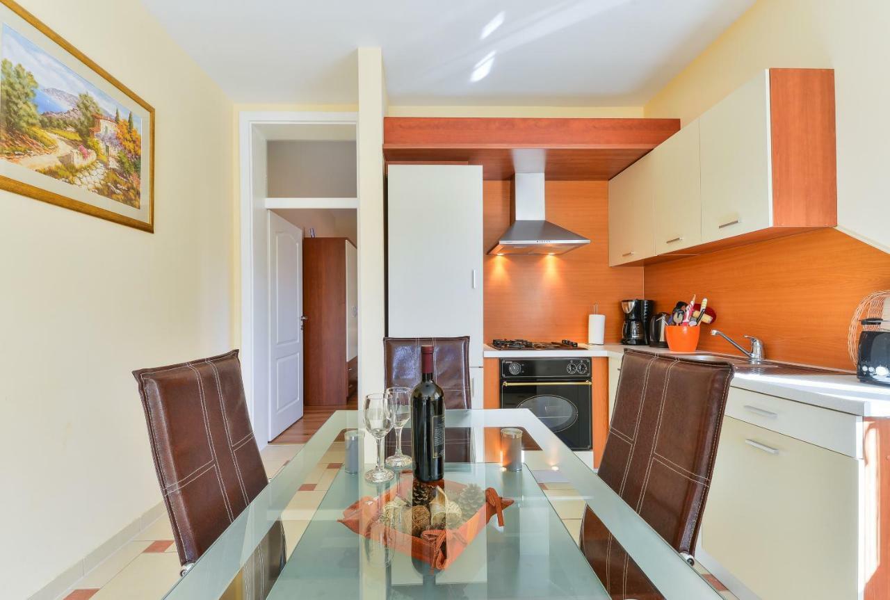 Apartments Dakovic Пакоштане Экстерьер фото