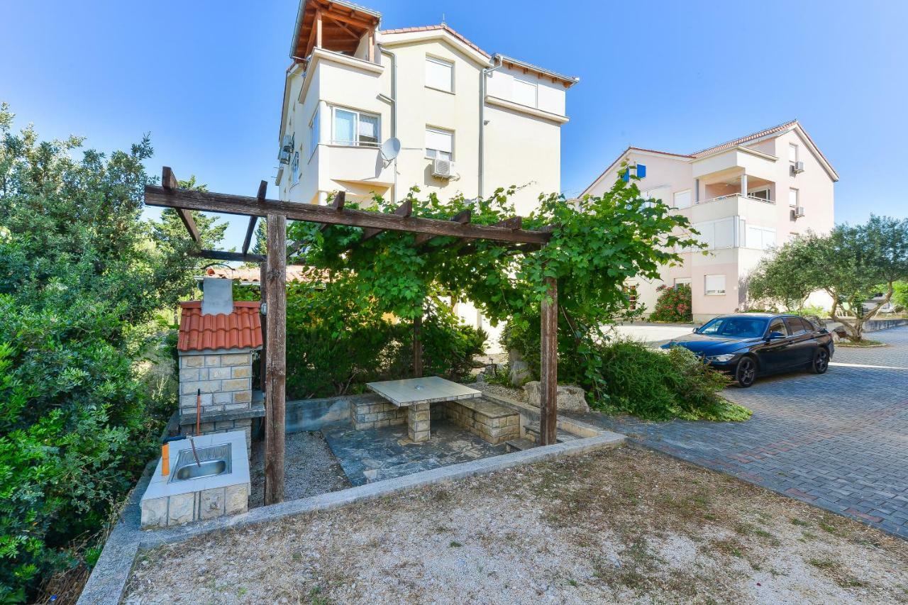 Apartments Dakovic Пакоштане Экстерьер фото