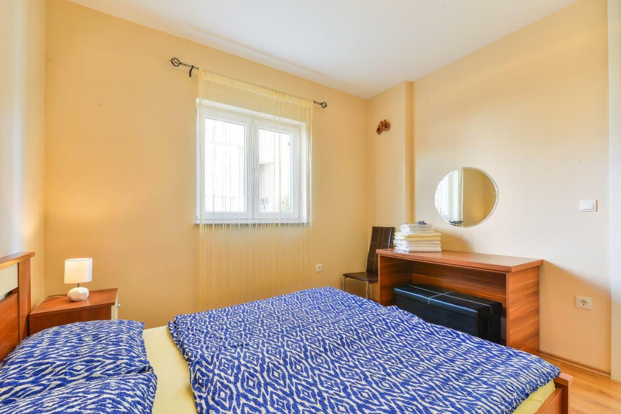 Apartments Dakovic Пакоштане Экстерьер фото