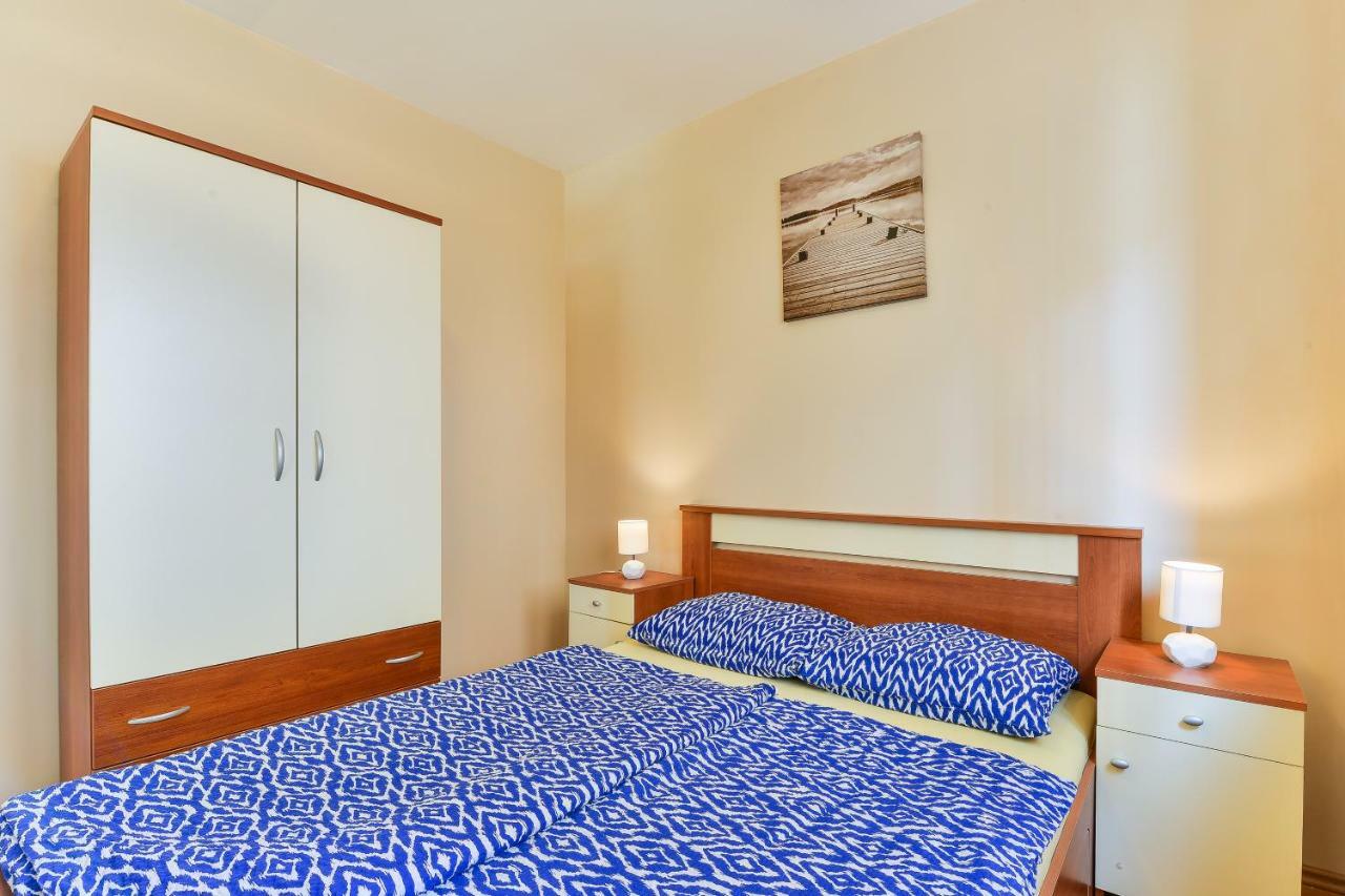 Apartments Dakovic Пакоштане Экстерьер фото