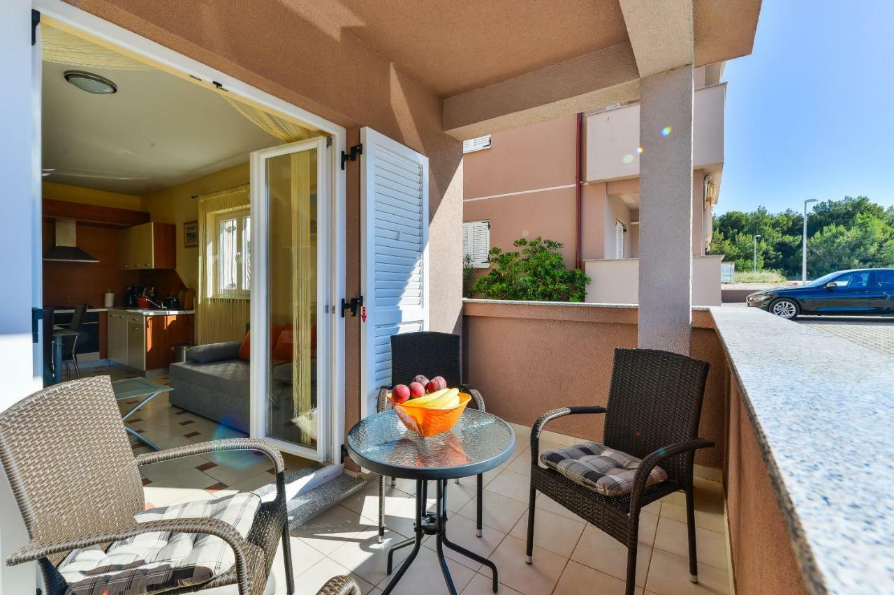 Apartments Dakovic Пакоштане Экстерьер фото